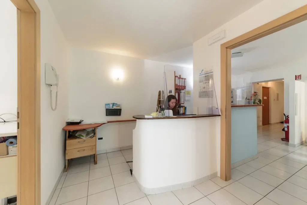 Studio Dentistico Carmelo Guarda Dentista meltina unnamed